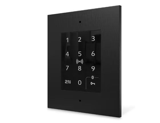 2N Access Unit 2.0 Touch keypad, Bluetooth en RFID met zwarte inbouwbehuizing schuin