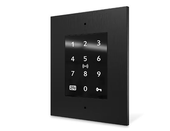 2N Access Unit 2.0 met Touch Keypad en RFID kaartlezer en optioneel zwart inbouwframe
