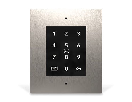 2N Access Unit 2.0 met Touch Keypad en RFID kaartlezer en zilver frame