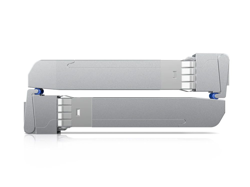 Zijkanten van de twee Ubiquiti Singlemode SFP+ Modules in de vorm van de Ubiquiti UACC-OM-SM-10G-D-2
