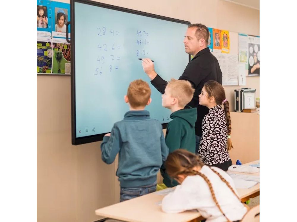 I3Connect Elm 2 86'' videoconferencing