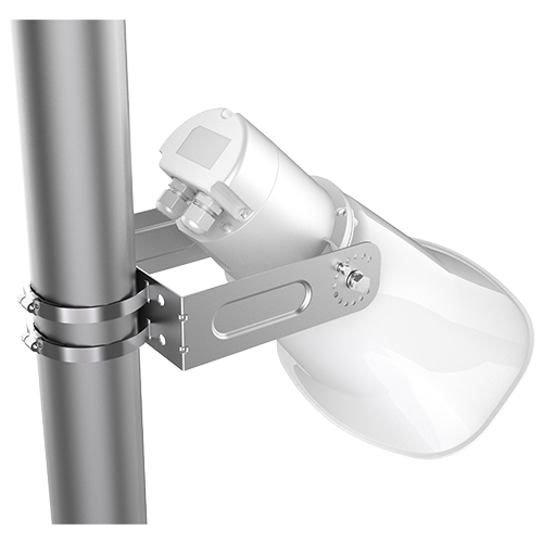 Grandstream GSC3518HS SIP Horn Speaker rechts aan paal of mast