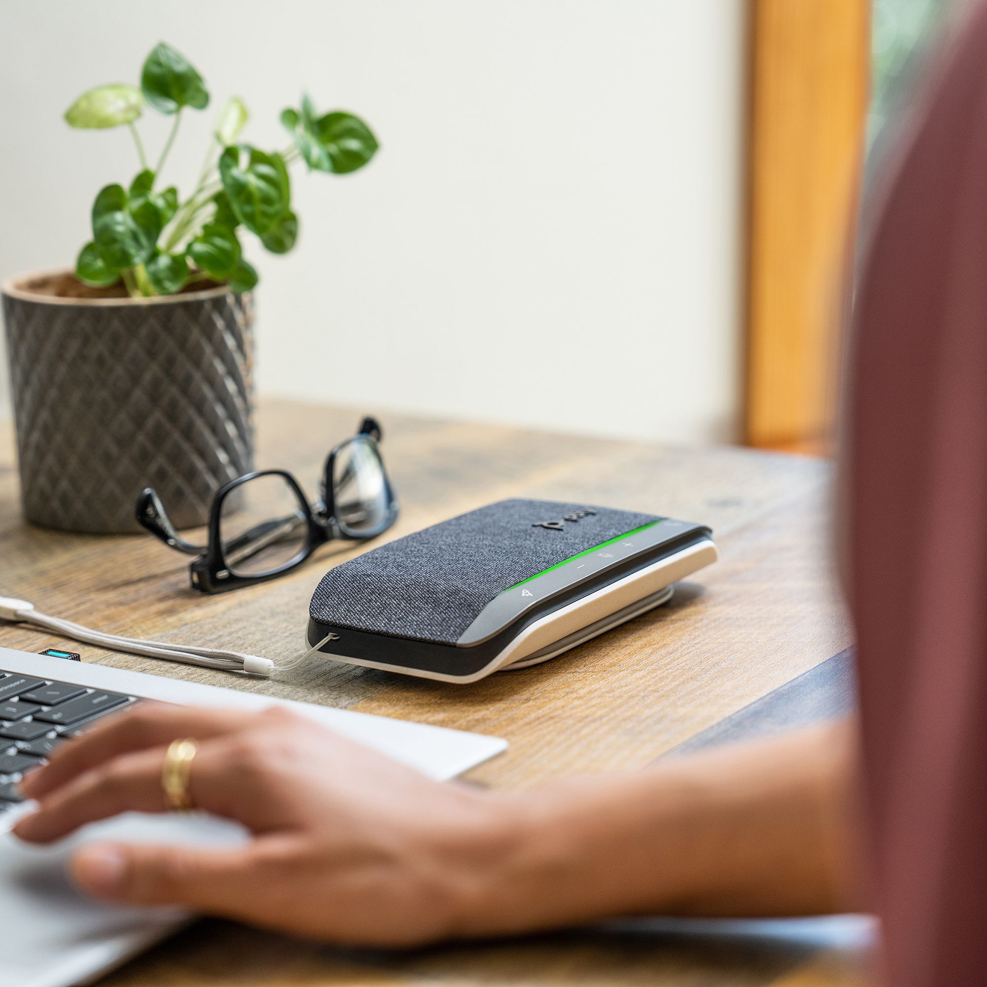 Poly Sync 20 Speakerphone