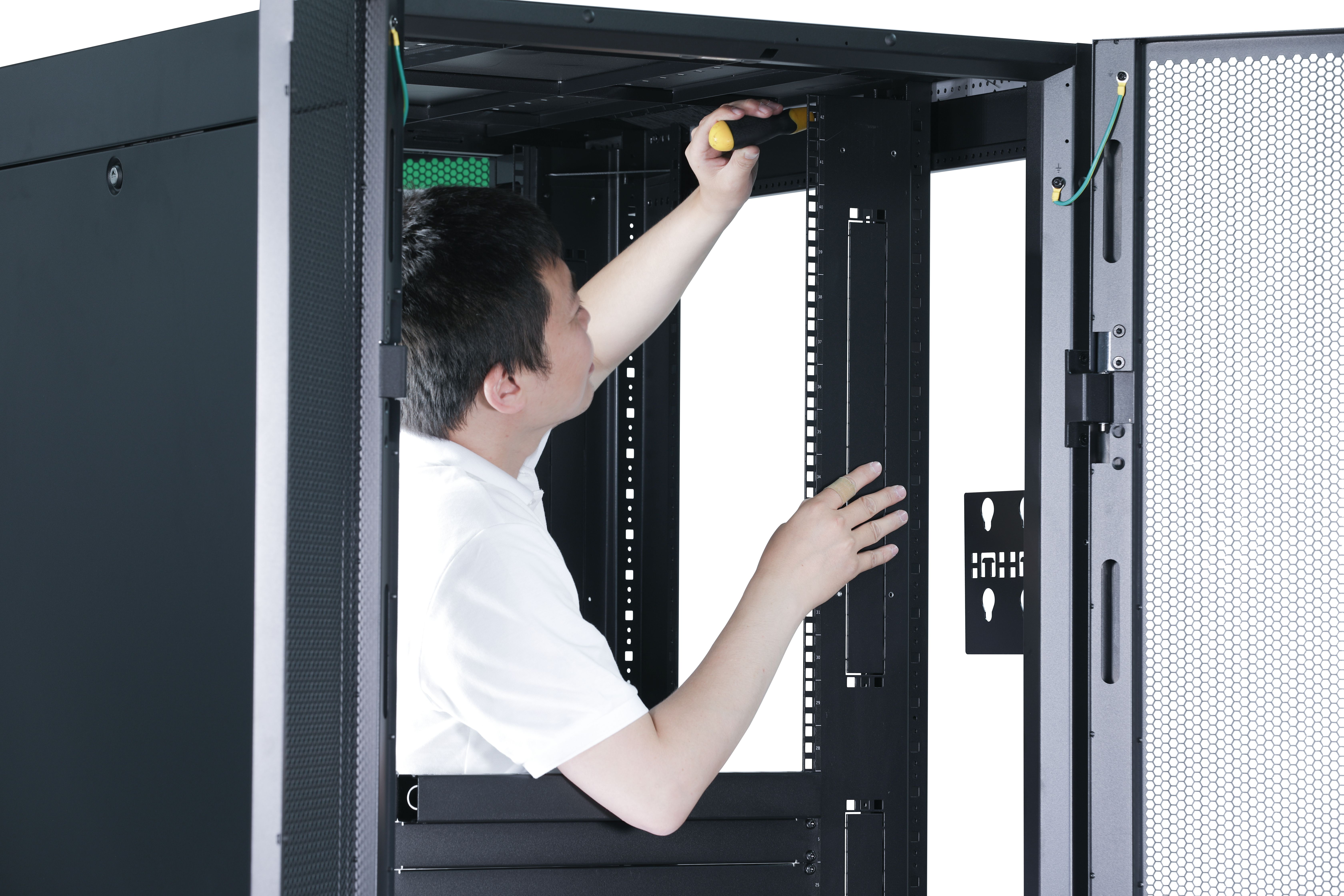 APC Easy Rack ER6282 42U/HE Server Rack