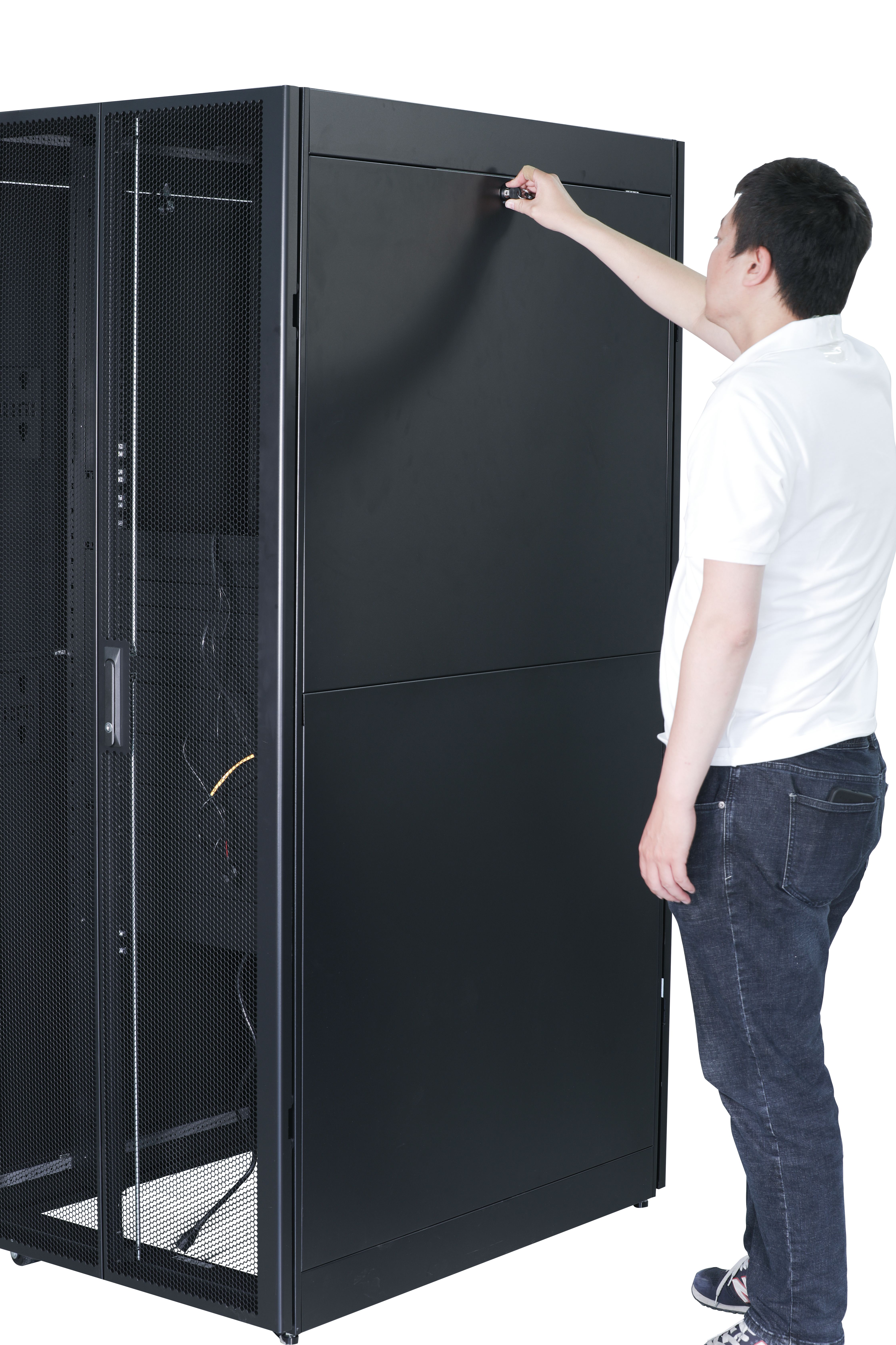 APC Easy Rack ER6282 42U/HE Server Rack