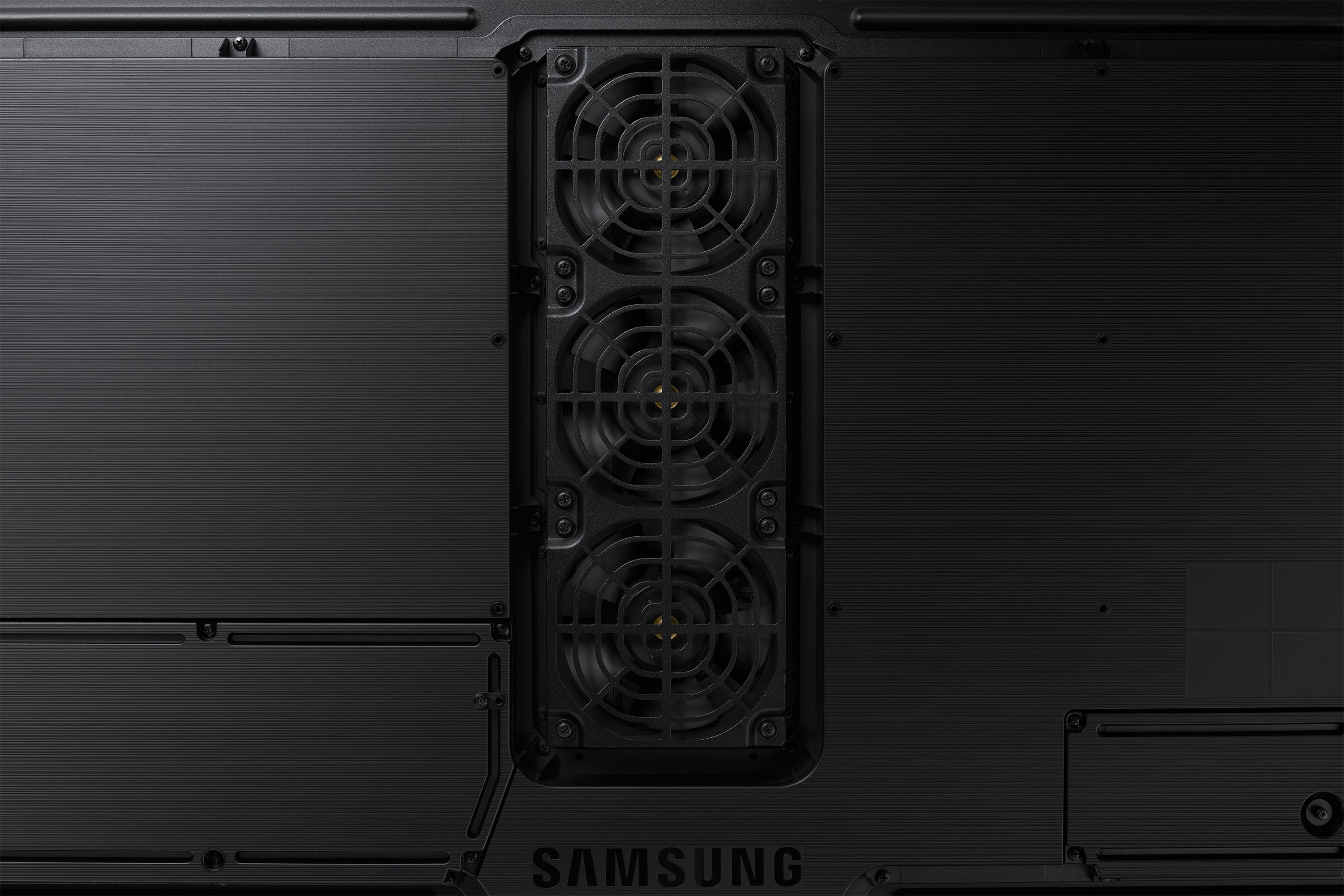 Ventilatoren op het Samsung OH55A-S 55" Outdoor Full HD High Brightness Display voor digital signage