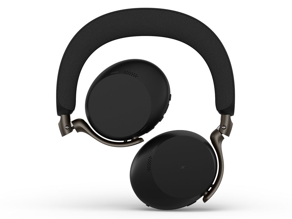 De compacte Jabra Evolve3 75 MS Bluetooth headset ingeklapt voor onderweg