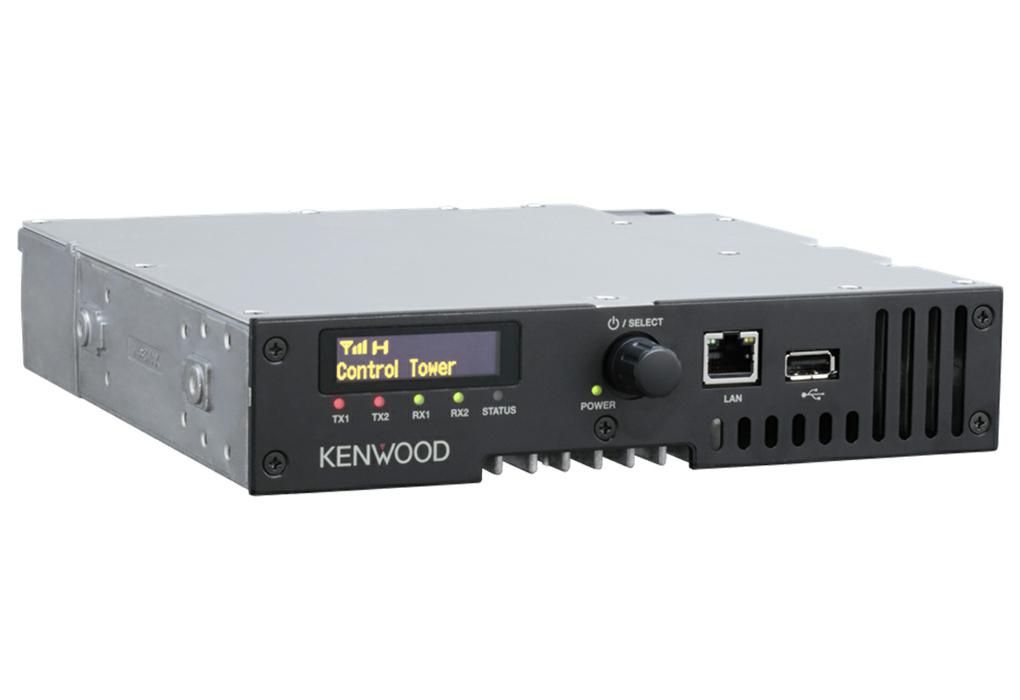 Kenwood NXR-1800E2 UHF Repeater schuin van linksvoor