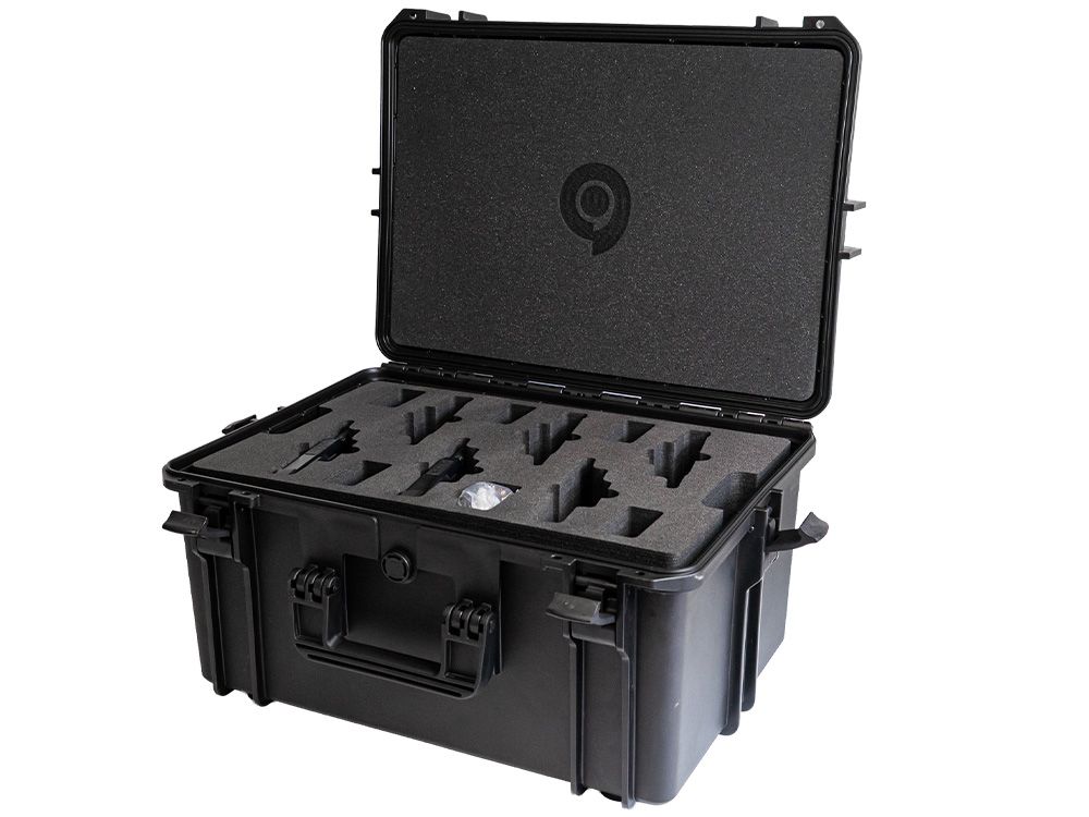 Portofoon koffer met multilader voor zes Motorola TLK110, SL1600 en SL2600 portofoons open