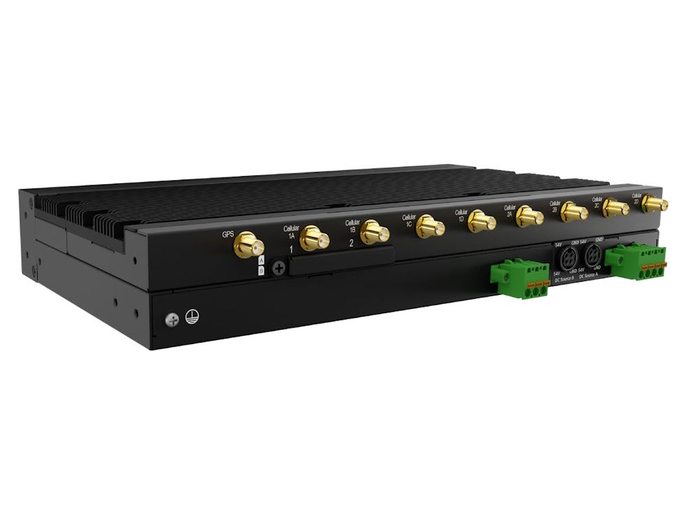 Achterkant van de Peplink MAX HD2 MBX 5G dual-modem global 5G router met terminal block en antenneconnectoren