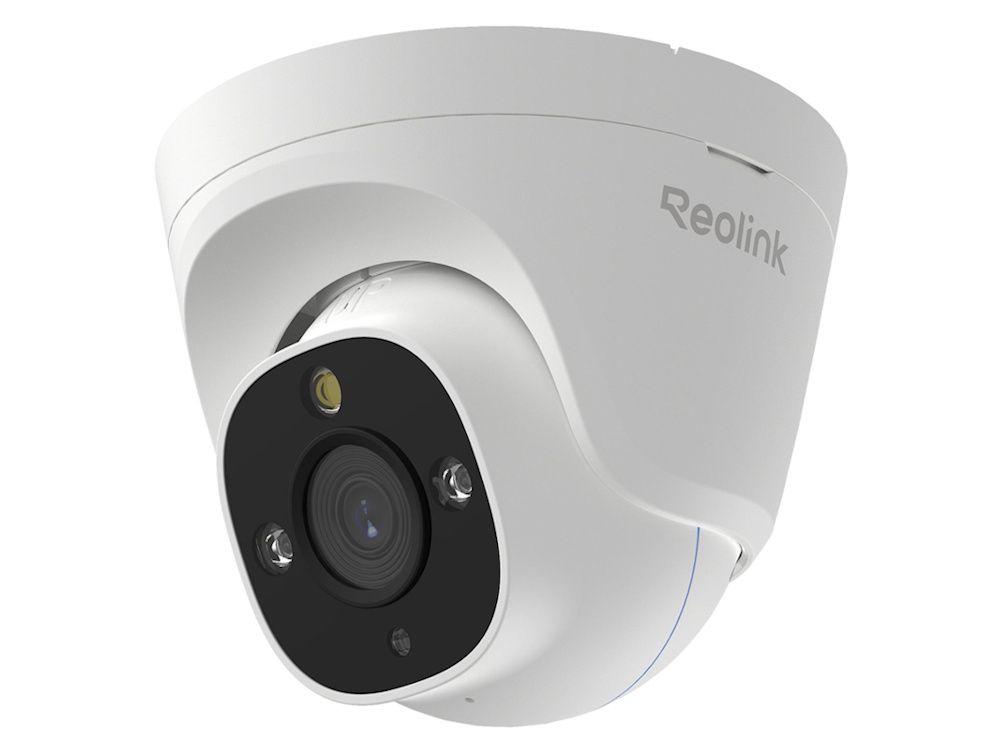 De Reolink Pro RP-PCT8M slimme 4K 8MP outdoor PoE camera met IR- en kleurennachtzicht schuin van rechtsonder