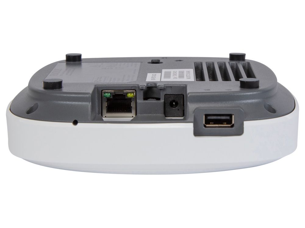 Onderkant en aansluitingen op het Ruckus R370 WiFi 7 indoor access point