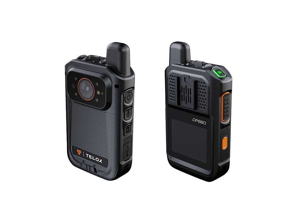 Voorkant en achterkant van de Telox CP680 Bodycam schuin bekeken