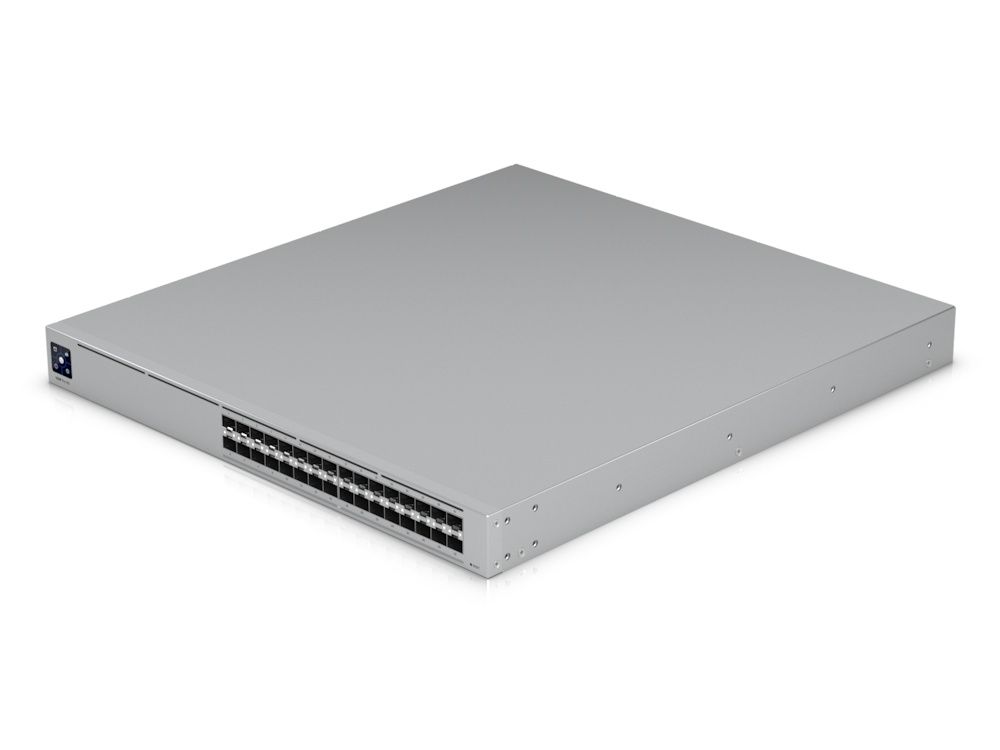 De Ubiquiti Pro XG Aggregation Etherlighting Switch (USW-Pro-XG-Aggregation) schuin van boven en voren