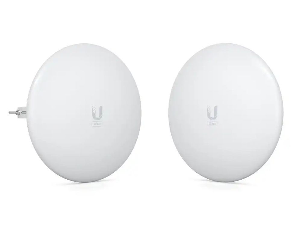 Twee Ubiquiti UISP Wave Long-Range PtMP 60 GHz access points voor een straalverbinding