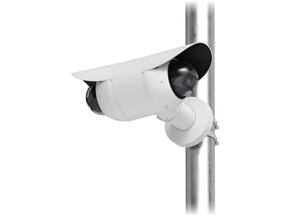 De Ubiquiti Camera Dual Mount White (UACC-Camera-DM-W) bevestigd aan een paal