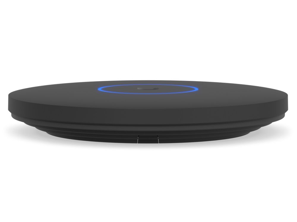Het Ubiquiti UniFi U7 Pro XGS Indoor 8-stream WiFi 7 Access Point in het zwart liggend