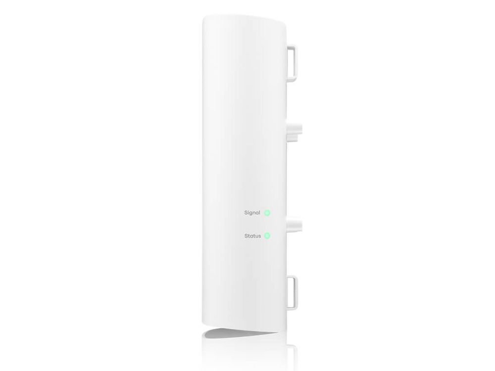 Zyxel FWA70 5G router zijkant status