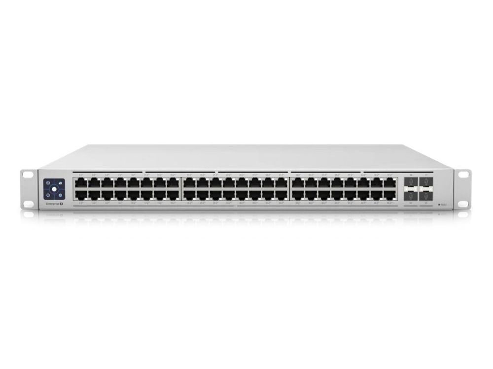 Voorkant van de Ubiquiti UniFi USW Enterprise 48 PoE managed 48 poorts L3 PoE+ switch met alle ethernetpoorten