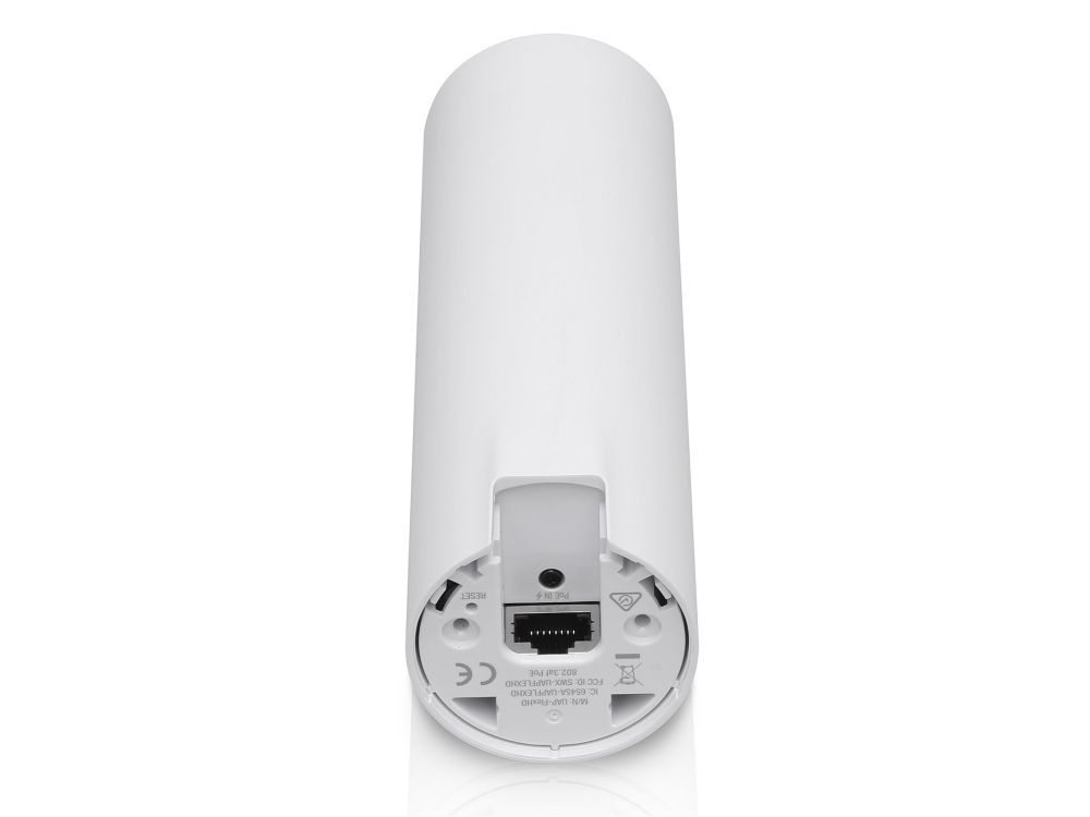 Zijkant en onderkant van het Ubiquiti UniFi 6 Mesh WiFi 6 outdoor en indoor access point met ethernetpoort