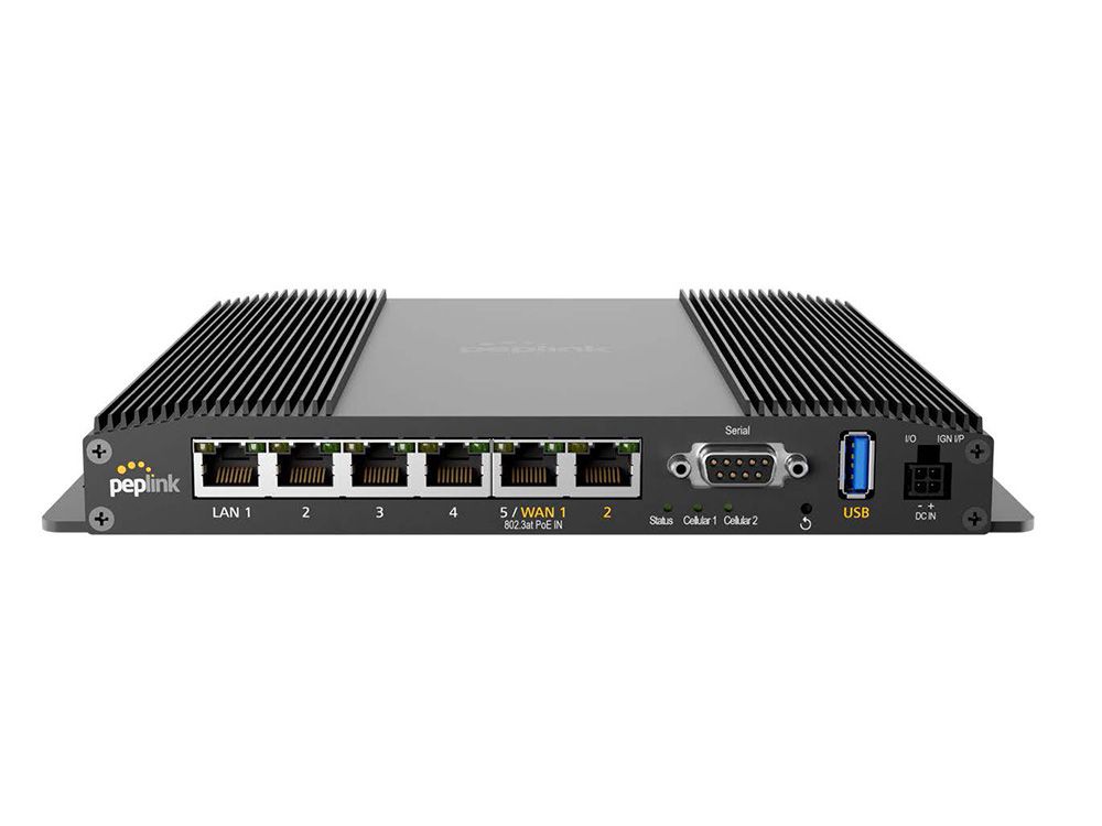 Voorkant van de Peplink MAX BR2 Pro 5G M2M router met alle WAN poorten en LAN poorten en USB aansluiting