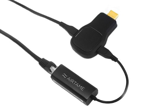 De Airtame Ethernet Adapter voor de Airtame 2 wireless presenter aangesloten