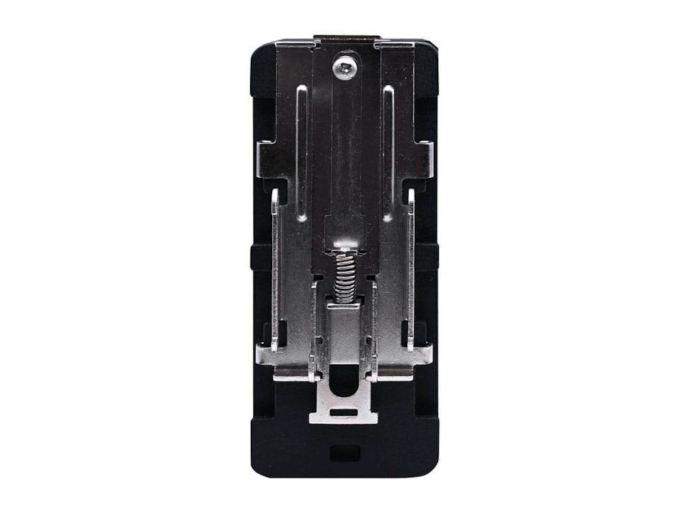 Achterkant van de Digi IX30 industriële dual-SIM 4G LTE router voor DIN-rail montage