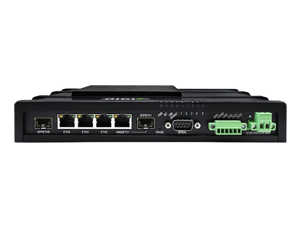 Voorkant van de Digi IX40 industriële 5G IoT router met alle poorten