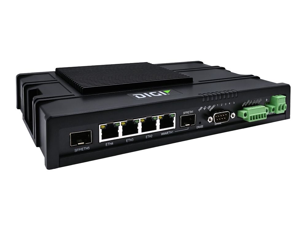 De Digi IX40 industriële 5G IoT router schuin van linksvoor