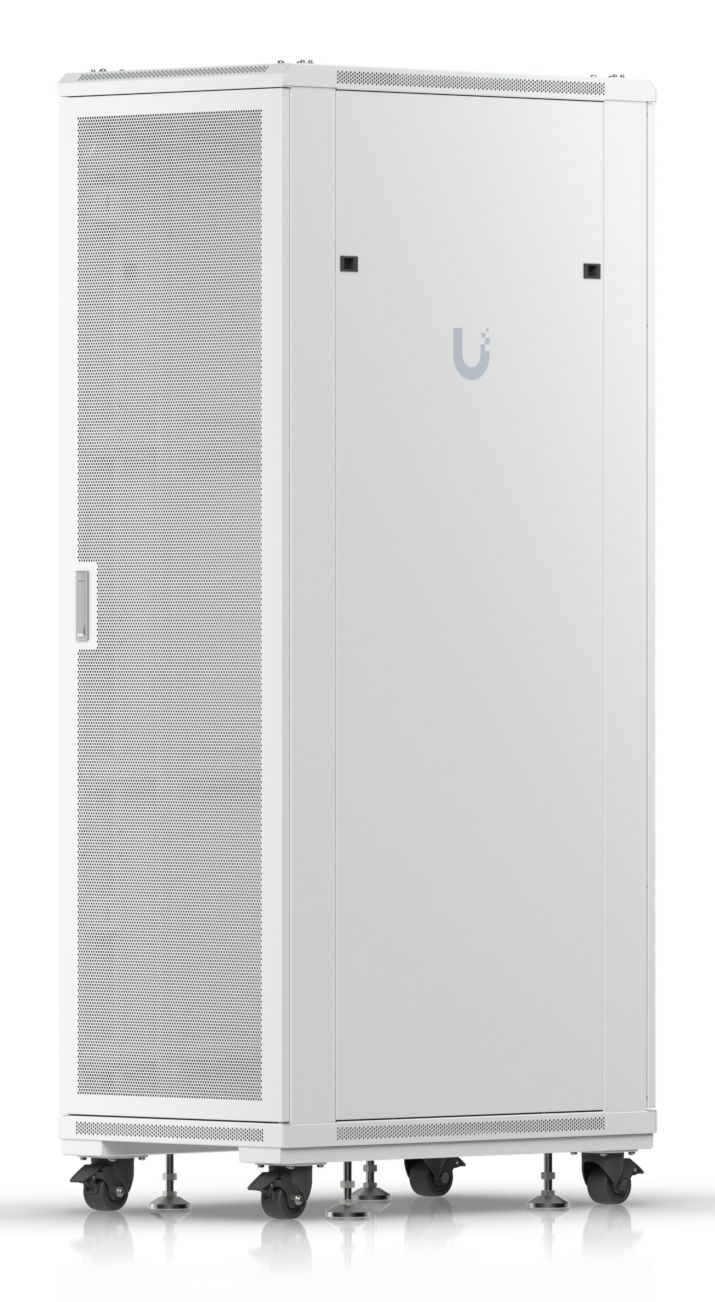 Zijkant en voorkant van het Ubiquiti UniFi 42U Rack Cabinet (UACC-Rack-42U) wat een volledig gemonteerde serverkast met koeling is