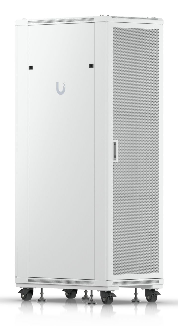 Linker zijkant en voorkant van het Ubiquiti UniFi 42U Rack Cabinet (UACC-Rack-42U) wat een volledig gemonteerde serverkast met koeling is