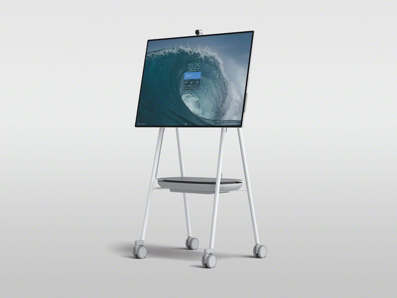 De APC CSH2 Smart-UPS mobiele accu die wordt gebruikt voor een Microsoft Surface Hub 2S of Microsoft Surface Hub 3