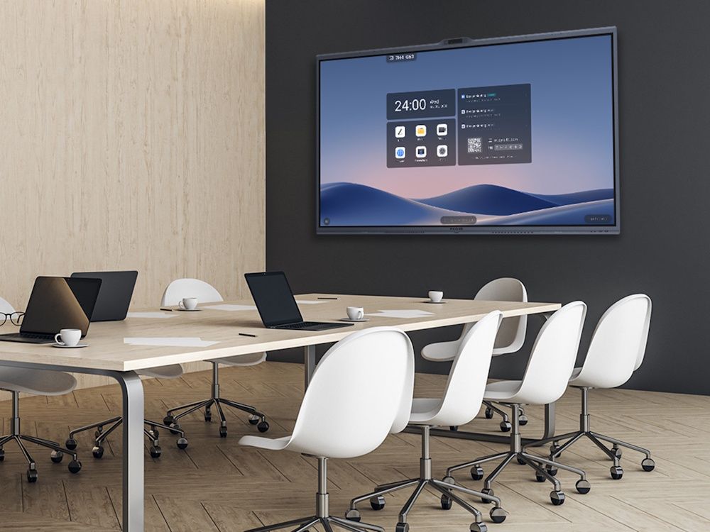 Maxhub V7 aan de muur