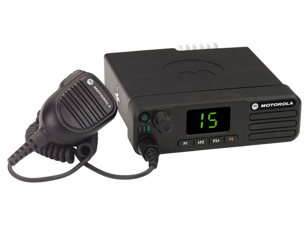 Motorola DM4400E UHF Mobilofoon