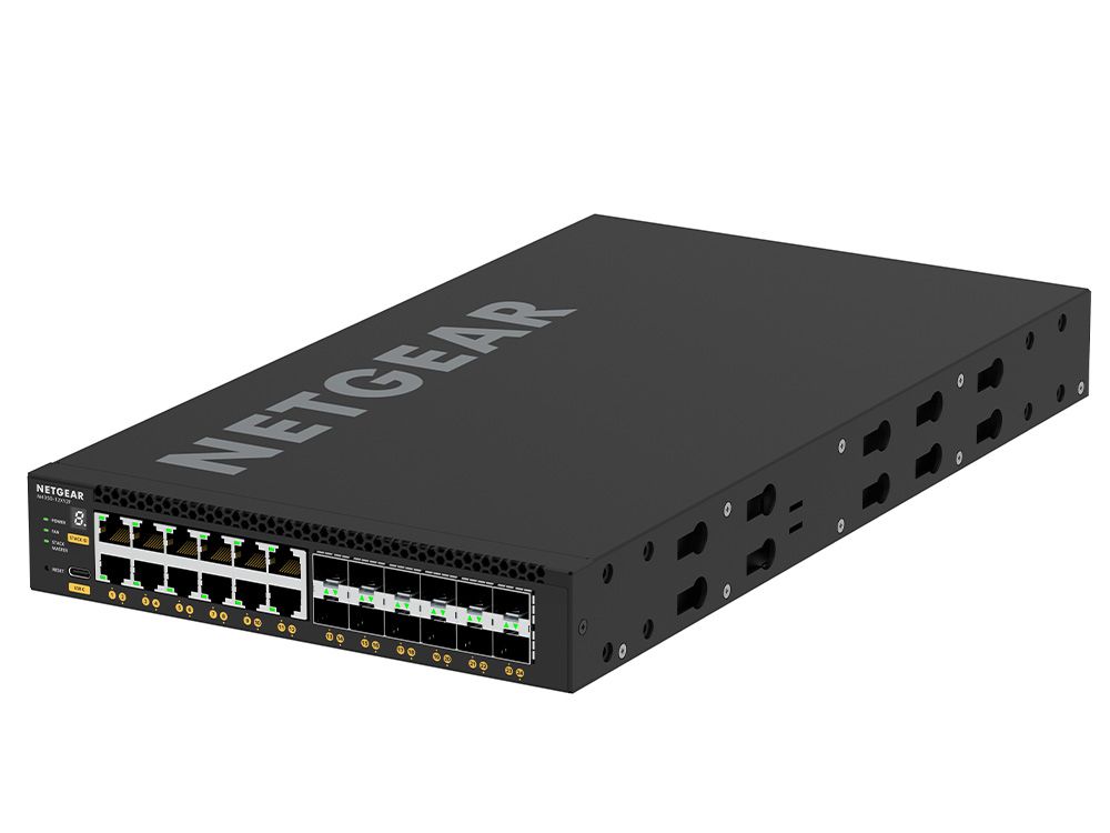 Netgear M4350-12X12F zijkant en voorkant