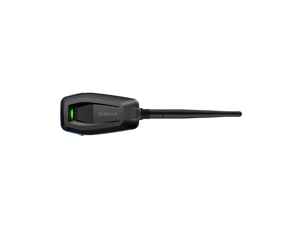 De Sena MeshPort Blue Bluetooth headset naar Mesh Intercom adapter met het Sena logo