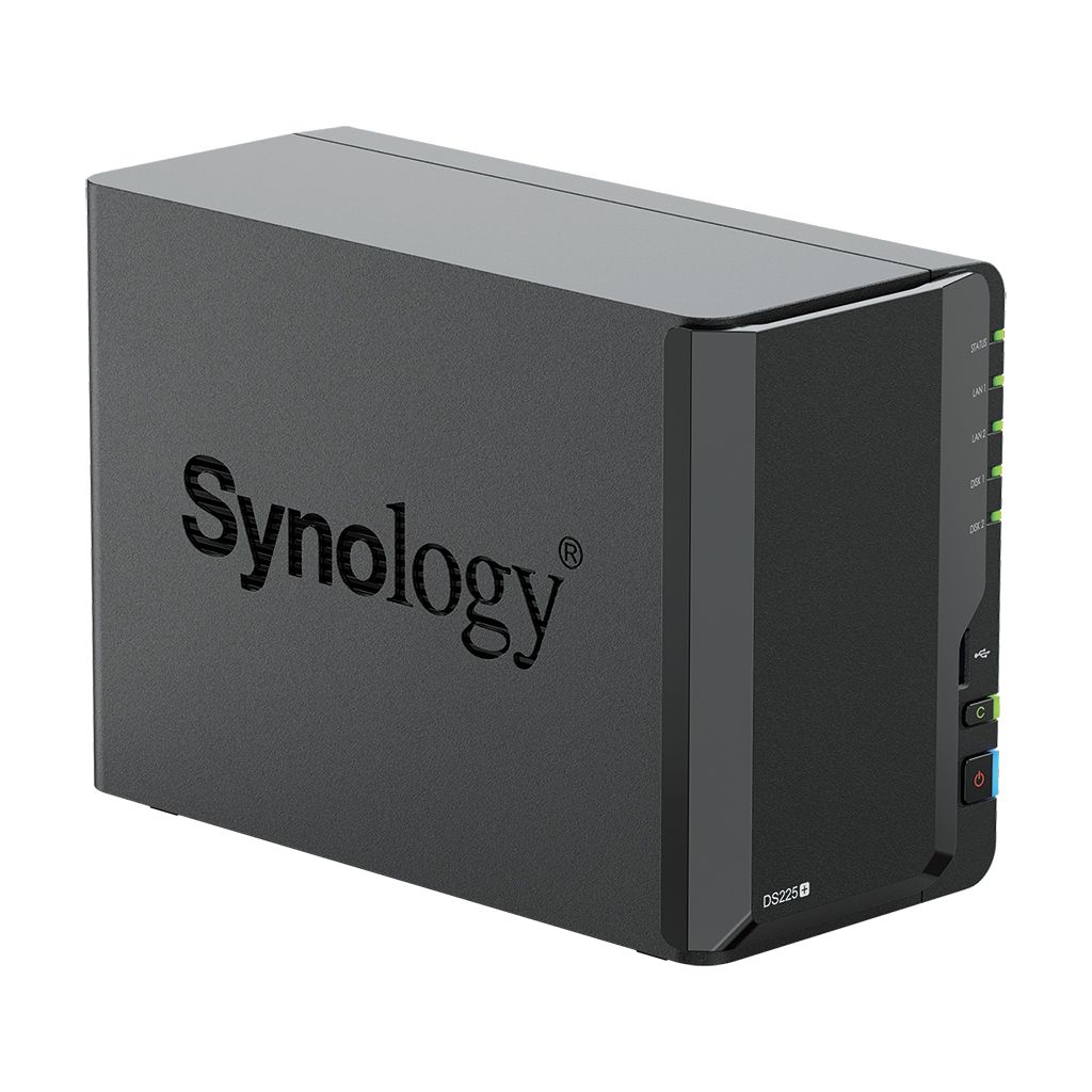 De Synology DiskStation DS225+ NAS en 2x 4TB HDD schuin van linksvoor