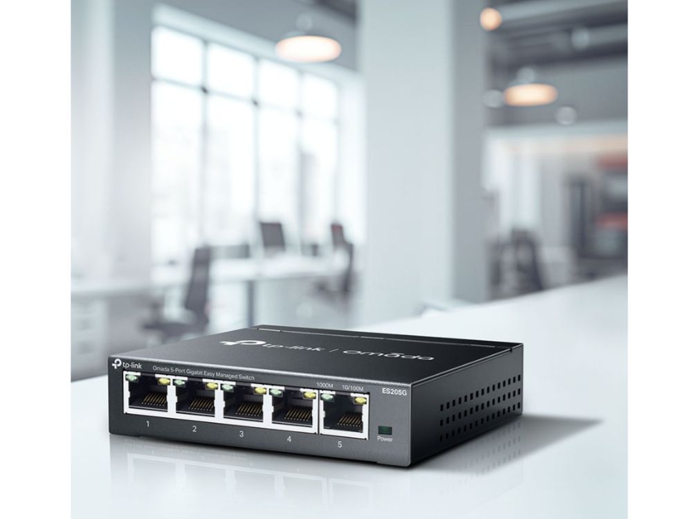 TP-Link Omada ES205G 5-Port Gigabit Easy Managed Switch op kantoor