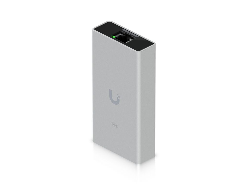 De Ubiquiti 10G Ethernet Adapter UACC-Adapter-RJ45-USBC-10GE schuin van voren met de ethernetpoort bovenop