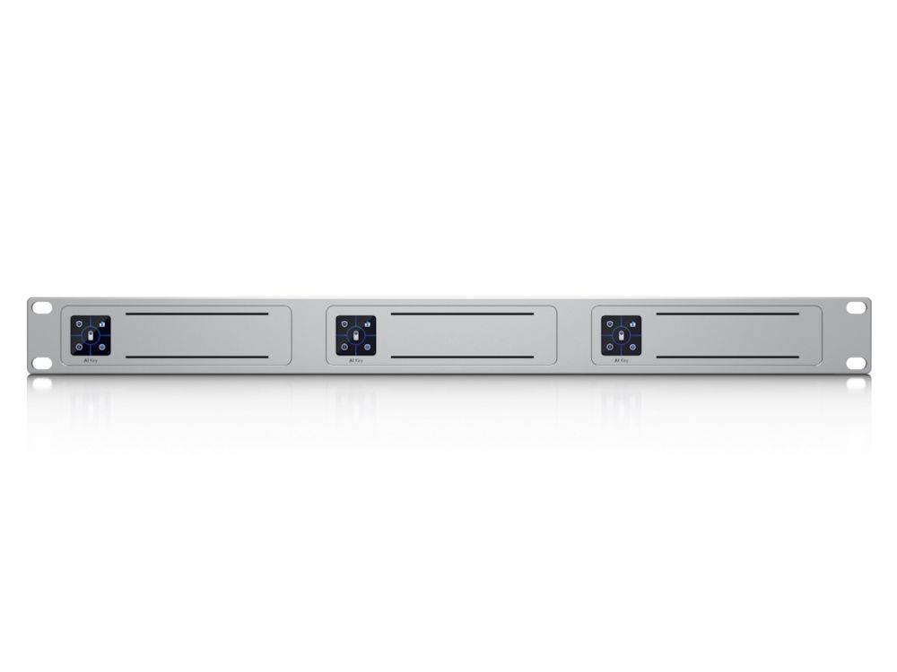 Voorkant van de Ubiquiti AI Key Rack Mount 1U (UACC-AI-Key-RM) met daarin 3 AI Keys