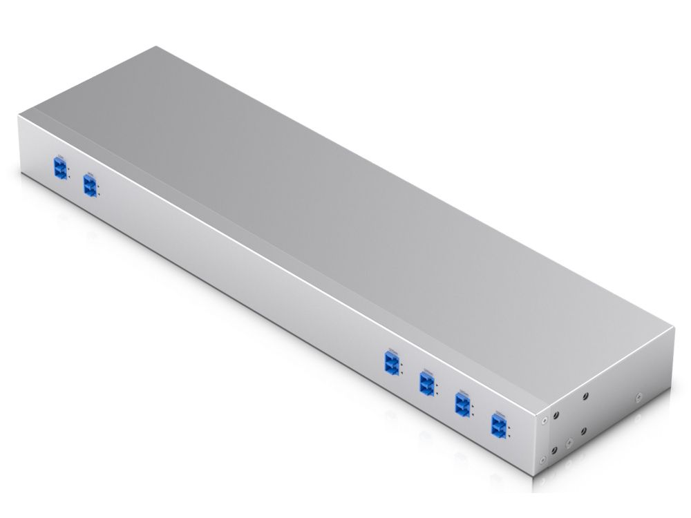 De Ubiquiti CWDM Mux Demux 4 (UACC-CWDM-4) schuin van bovenaf gezien
