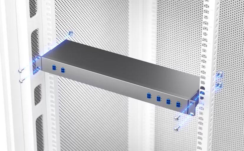 Rackmontage van de Ubiquiti CWDM Mux Demux 4 (UACC-CWDM-4)