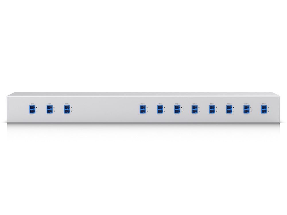 Voorkant van de Ubiquiti CWDM Mux Demux 8 (UACC-CWDM-8) schuin van bovenaf