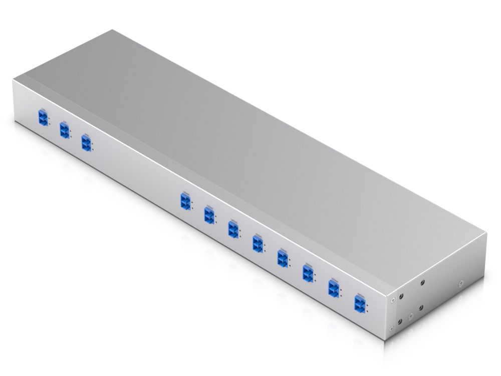 De Ubiquiti CWDM Mux Demux 8 (UACC-CWDM-8) schuin van bovenaf gezien