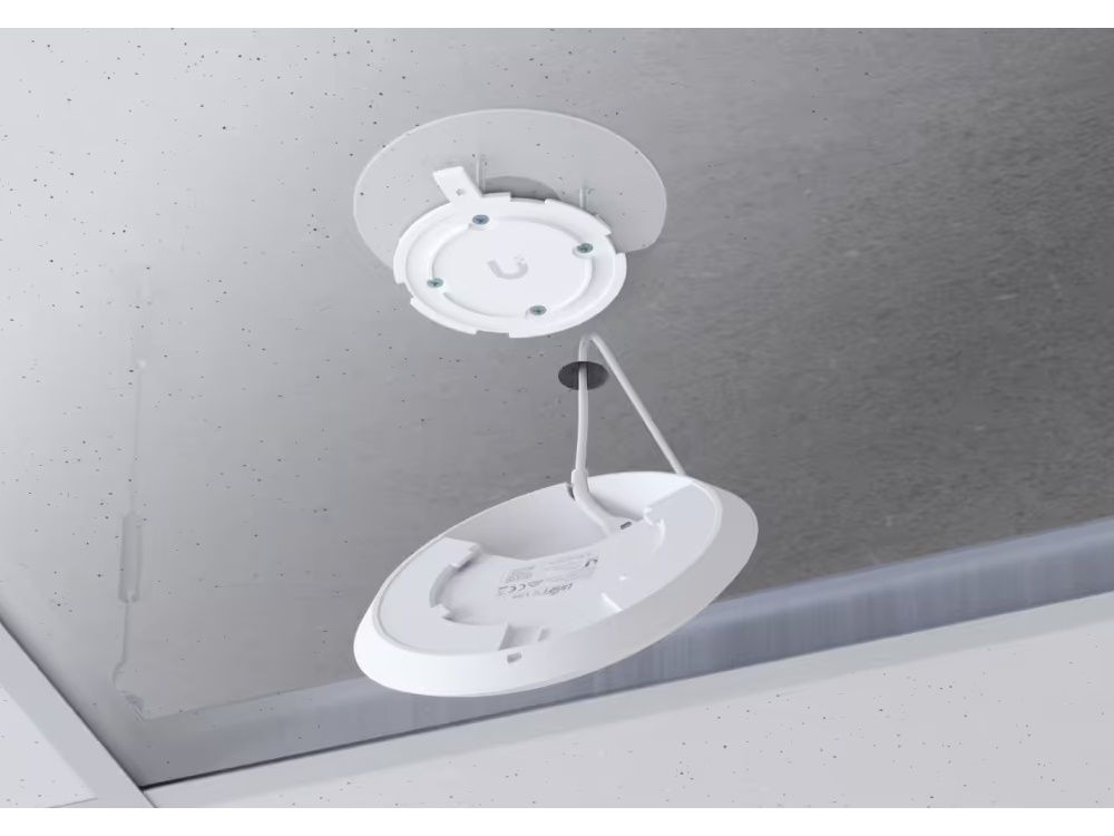 Ubiquiti U6 Plus Indoor 2x2 WiFi 6 access point aan het plafond