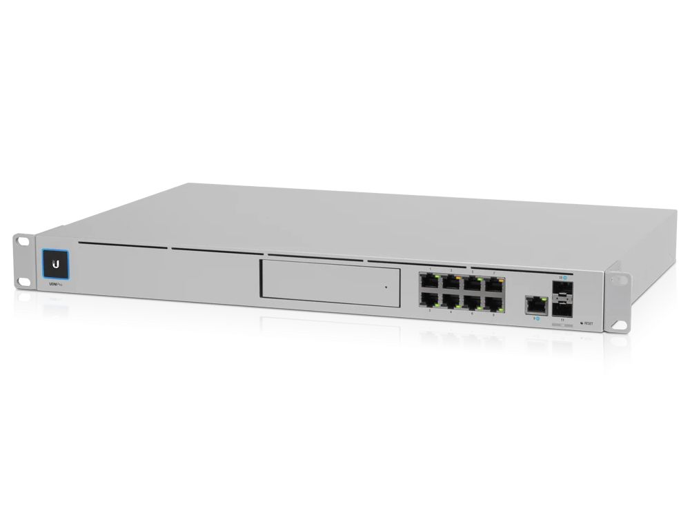 Ubiquiti UniFi Dream Machine Pro 11-poorts Dual-WAN Gigabit router met SFP+ bovenkant