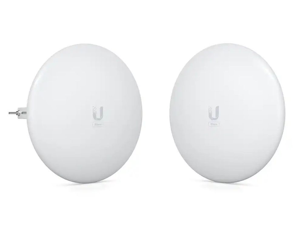 Twee Ubiquiti UISP Wave Long-Range PtMP 60 GHz access points voor een straalverbinding