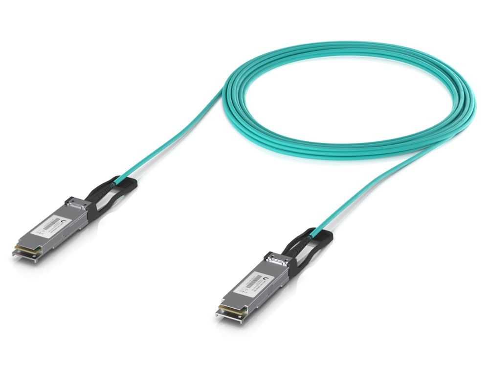 De Ubiquiti UniFi 100G Long-Range Direct Attach Cable (UACC-AOC-QSFP28-10M) van 10 meter lang met QSFP28 naar QSFP+ connectoren