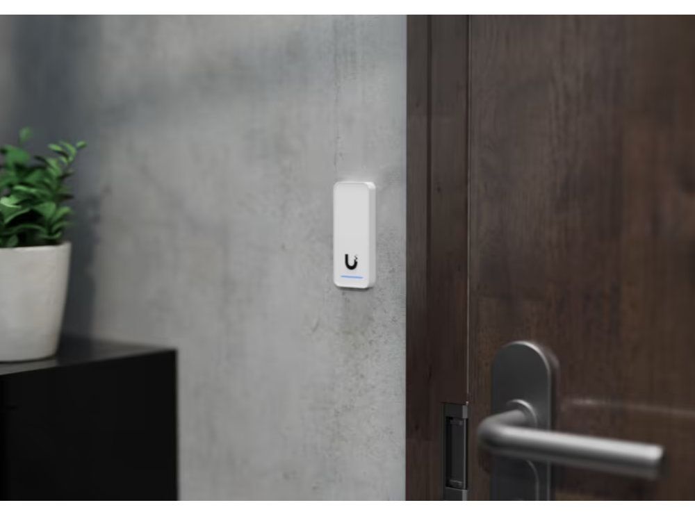 Ubiquiti Access UniFi G3 access reader productfoto situatiefoto geinstalleerd