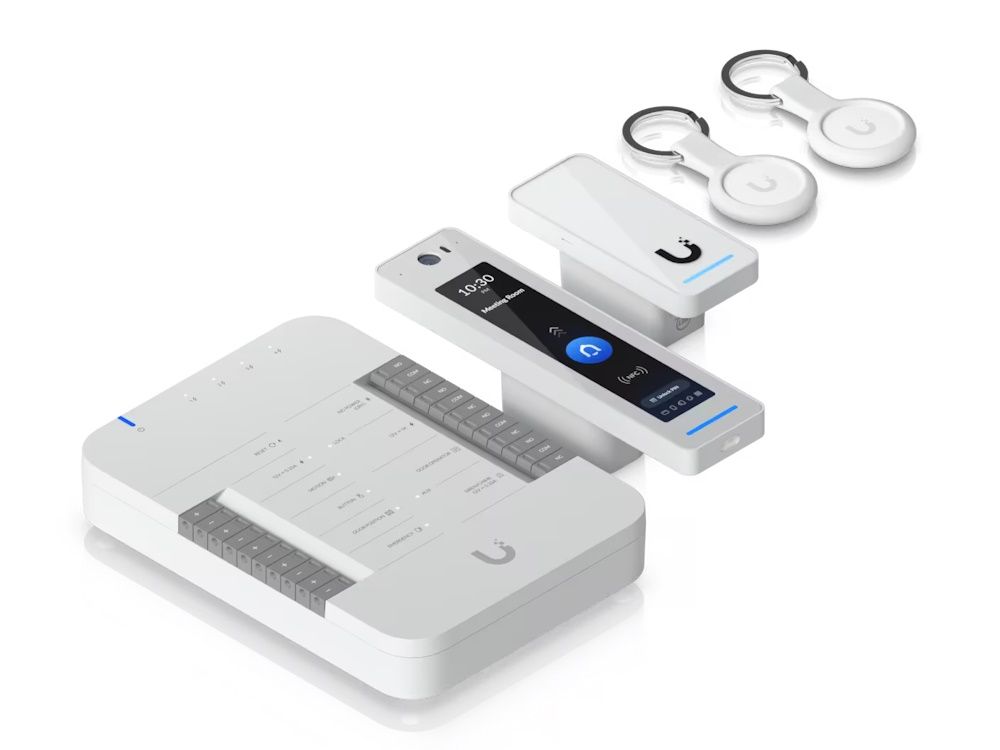 Verpakkingsinhoud van de Ubiquiti UniFi G3 Starter Kit Pro met Door Hub, G3 Reader Pro, G3 Reader en twee Pocket Keyfobs